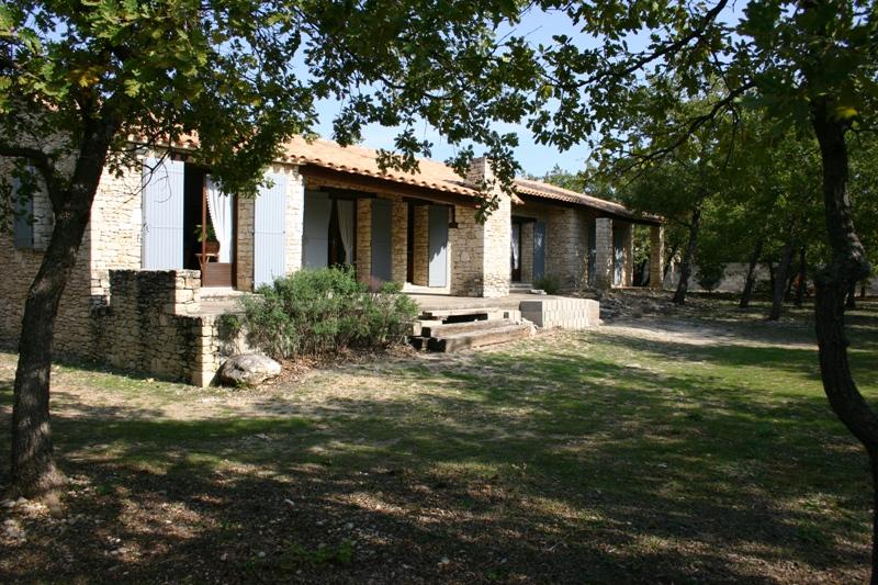 Vente maison à Gordes, plain pied, jardin agréable avec possiblité pour piscine